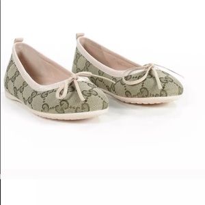 Authentic: NEW Gucci Girls toddler flats  Shoes 27